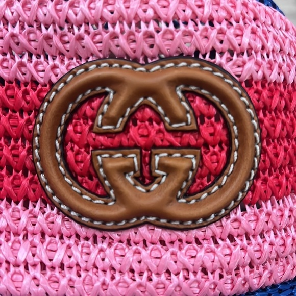 NWT GUCCI RAFFIA-EFFECT VISCOSE BUCKET HAT
$ 750 - Picture 13 of 17